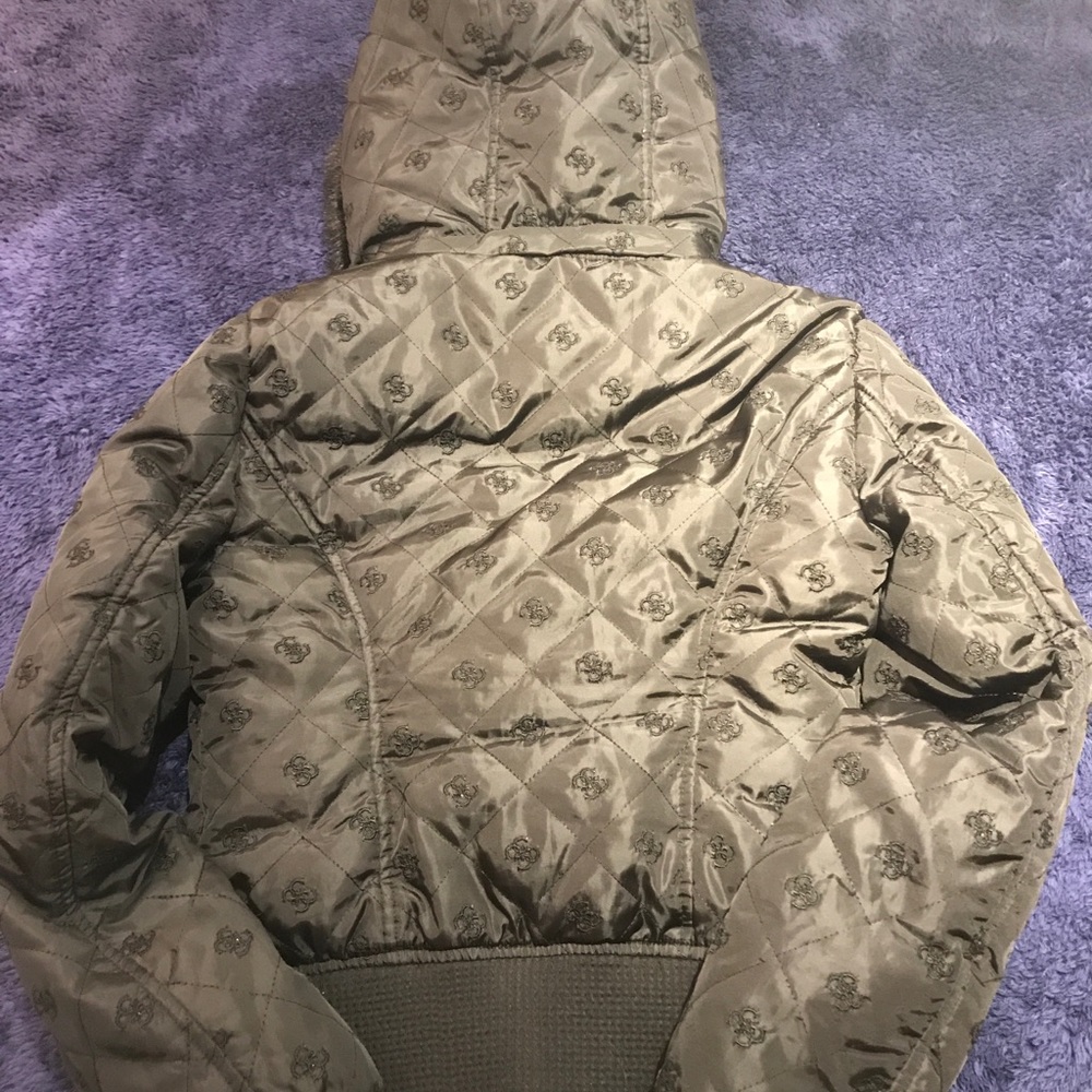Guess jacket size extra small. - Picture 2 of 4